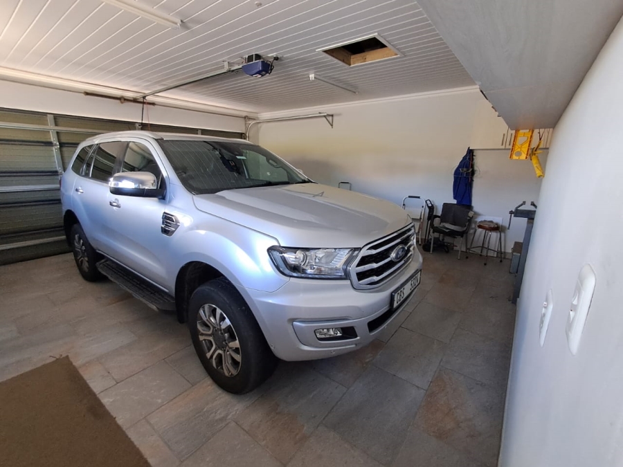 3 Bedroom Property for Sale in Avonddans Western Cape